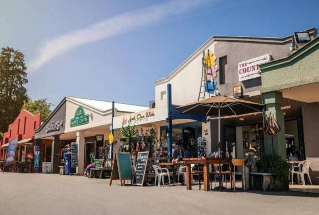 Street shopping Geraldine New Zealand